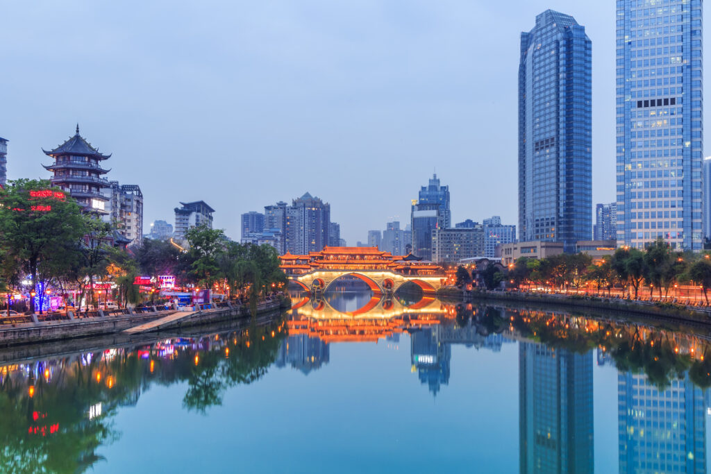 chinese-tourist-place-river-skyline (2)
